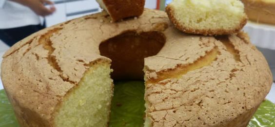 Bolo de Água Simples e Fofo