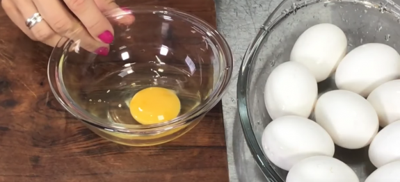 COMO MATAR A SALMONELLA DO OVO E FAZER RECEITAS SEM MEDO