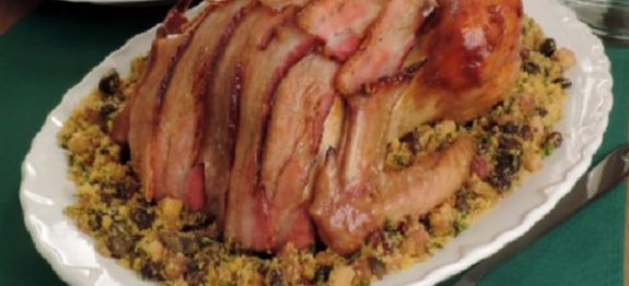 Peru Recheado com Farofa