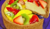 Torta colorida de frutas