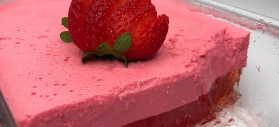 GELATINA CREMOSA COM CREME DE LEITE