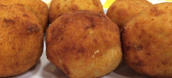 22406042_357687801361242_5072882249310195410_n