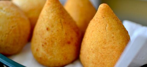 Receita-de-Coxinha-de-mandioca-sem-glúten