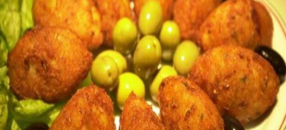 27973547_779411115581135_5157385158182517304_n