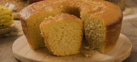 bolo-caseiro-milho-11.17-1400×800 (1)