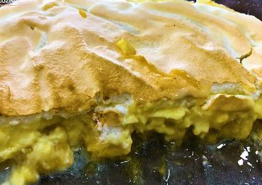 torta-de-banana-simples-com-suspiro-370×297
