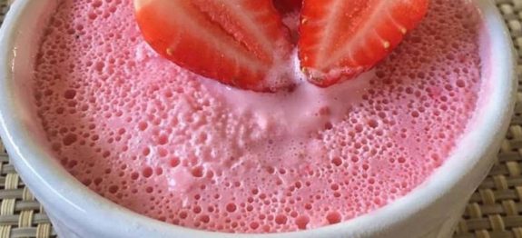 Sobremesa-Gelada-de-Morango
