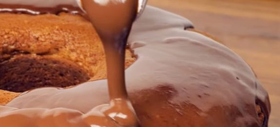 Calda de Chocolate para Bolo de Chocolate