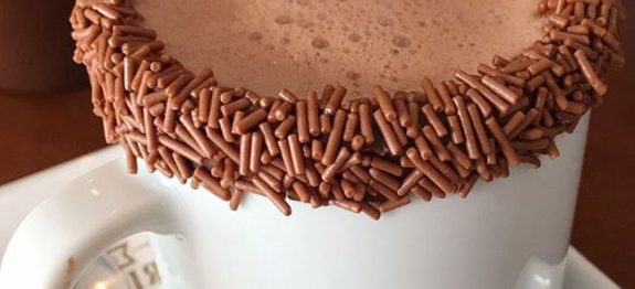 Chocolate Quente de Brigadeiro