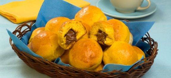 PÃOZINHO DE CENOURA COM CHOCOLATE