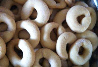 APRENDA A FAZER A MELHOR BOLACHINHA DE COCO, DERRETE NA BOCA… AQUI EM CASA TODOS ADORAM!!