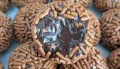 BRIGADEIRO PRONTO EM 3 MINUTOS, NO LIQUIDIFICADOR E NÃO VAI AO FOGO! DETALHE, SÃO SÓ 3 INGREDIENTES! PERFEITO!