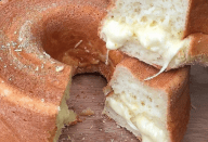 ESSE É O BOLO MAIS GOSTOSO QUE EU JÁ COMI NA MINHA VIDA INTEIRA! É SÓ 2 MINUTOS NO LIQUIDIFICADOR E LEVAR PRA ASSAR!
