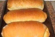 GENTE, EU FAÇO ESSE PÃO POR UM PREÇO MEGA BARATINHO E VENDO CADA UM POR R$ 9,00! MEUS CLIENTES AMAM, A MASSA É DELICIOSA, LEVINHA E MUITO RÁPIDA E PRÁTICA DE FAZER! VAI AÍ UMA DICA DE UMA SUPER RENDA EXTRA!!!