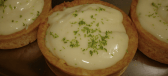 MINI TORTINHAS DE LIMÃO, CASQUINHA CROCANTE E UM CREMINHO DELICIOSO POR DENTRO! VICIANTES!