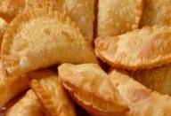 PASTEL CROCANTE IGUAL DE FEIRA COM APENAS 3 INGREDIENTES! É O MAIS DELICIOSO QUE EU JÁ COMI… AMO ESSA RECEITA!!!