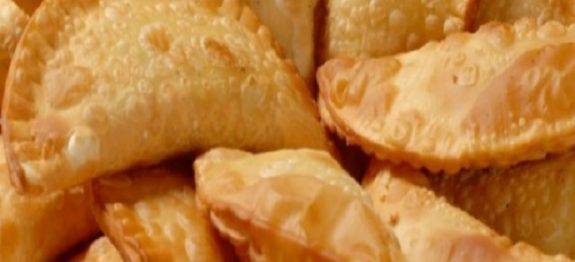 PASTEL CROCANTE IGUAL DE FEIRA COM APENAS 3 INGREDIENTES! É O MAIS DELICIOSO QUE EU JÁ COMI… AMO ESSA RECEITA!!!