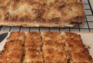 QUADRADINHOS DE COCO CROCANTES POR FORA E CREMOSOS POR DENTRO, A MELHOR SOBREMESA DO PLANETA! VEJA COMO É FÁCIL FAZER!