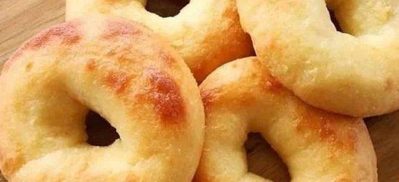 ROSQUINHAS DE QUEIJO CASEIRAS DELICIOSAS ( RECEITA SIMPLES DEMAIS )