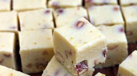 Esses quadradinhos são deliciosos e MUITO SIMPLES E FÁCIL DE FAZER. A melhor sobremesa que você vai conhecer