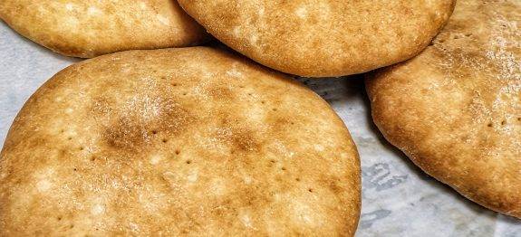 PÃEZINHOS DE PANELA SEM FORNO FEITO COM 2 INGREDIENTES, NÃO SEI COMO PASSEI TANTO TEMPO SEM CONHECER ESSE PÃOZINHO MARAVILHOSO!