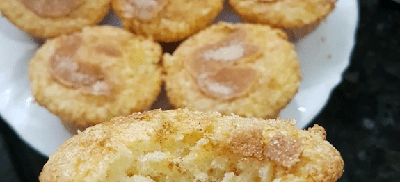 BOLINHO ASSADO PARA O LANCHE DA TARDE, SÃO DELICIOSOS, DE COMER REZANDO!