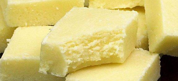 DEPOIS QUE EXPERIMENTAR ESSES QUADRADINHOS DE COCO, VOCÊ NÃO VAI QUERER SABER DE OUTRA SOBREMESA! É DE COMER REZANDO! AMO!