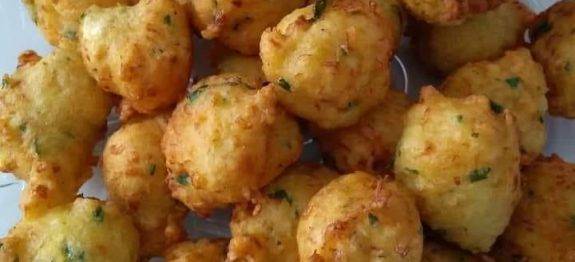 BOLINHO FRITO DE MILHO FEITO COM SÓ 2 INGREDIENTES,PRONTO EM 10 MINUTOS!!