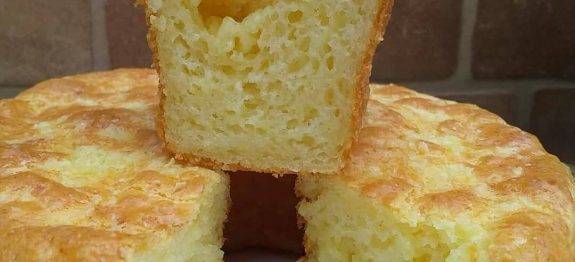COLOQUEI TUDO NO LIQUIDIFICADOR! FIZ EM MINUTOS O MELHOR BOLO PÃO DE QUEIJO DO MUNDO!!