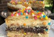 Fiz um bolo diferente de todos que já provei até hoje! Simples e fácil! Bolo de aniversário delicioso