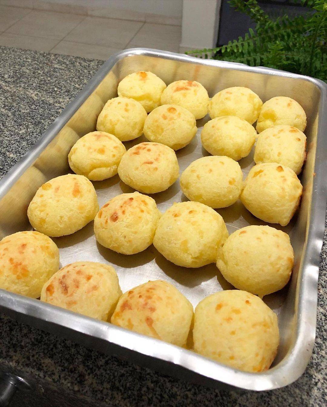 PÃO DE QUEIJO CASEIRO CROCANTE E DELICIOSO,FIZ MUITO ESSA RECEITA EM MINAS GERAIS Veja a Receita