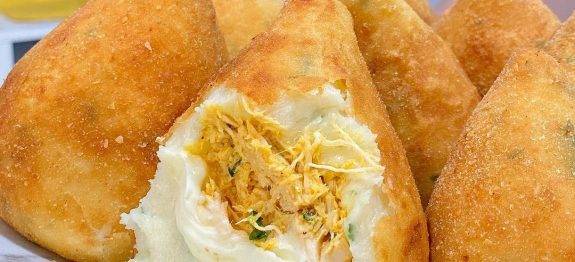 SÓ FAÇA COXINHA DEPOIS DE VER ESSE VÍDEO,MINHA MELHOR MASSA-RECHEIO DELICIOSO E FÁCIL!
