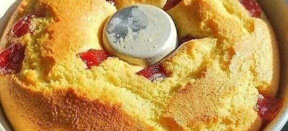 BOLO CASEIRO DE FUBÁ COM GOIABADA,MUITO MACIO E FACIL! O MAIS FOFINHO