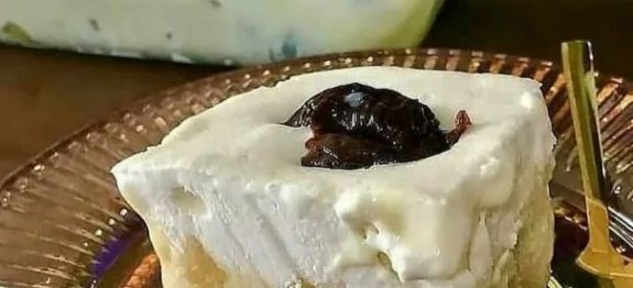DOCE LERO-LERO,DÚVIDO VOCÊ COMER SÓ UM PEDAÇO DESSA SOBREMESA.. SUPER SIMPLES E FÁCIL NA TRAVESSA
