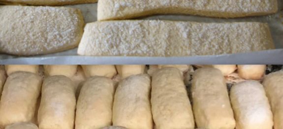 EU FAÇO UM MONTE DESSES BISCOITOS E COLOCO EM UM POTÃO E SIRVO PARA AS VISITAS, TODOS AMAM! SÃO SIMPLESINHOS E DELICIOSOS!