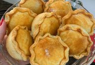 FÁCIL! MASSA DE EMPADA QUE DERRETE NA BOCA! POUCOS INGREDIENTES..RECHEIO ÚMIDO E DELICIOSO!!
