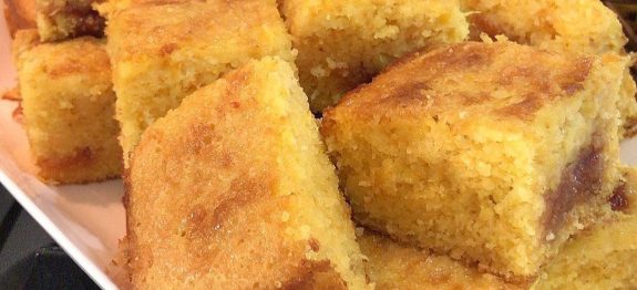 SEM TRIGO,BOLO DE MILHO FOFINHO E MOLHADINHO FEITO NO LIQUIDIFICADOR,RÁPIDO E FÁCIL!