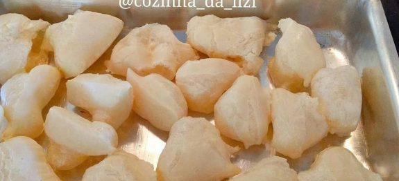 VOCÊ SEMPRE QUIS FAZER ESSA RECEITA,EU TAMBÉM! COM APENAS 1 OVO..BISCOITO DE POLVILHO LEVINHO