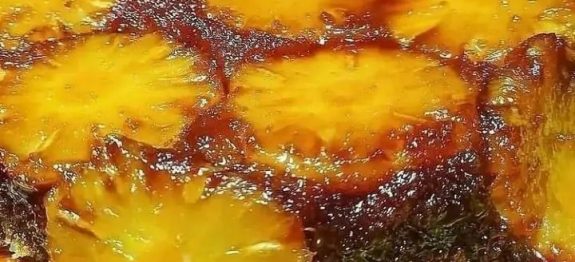 AQUELE BOLO FOFINHO E CARAMELADO IRRESISTÍVEL,É O MELHOR QUE VOCÊ VAI PROVAR!! FÁCIL,CREMOSO E RÁPIDO! BOLO DE ABACAXI CARAMELIZADO