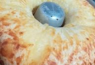 IGUAL A ESSE VOCÊ NUNCA FEZ! BOLO PÃO DE QUEIJO MAIS FÁCIL DO MUNDO…SUPER MACIO E DELICIOSO