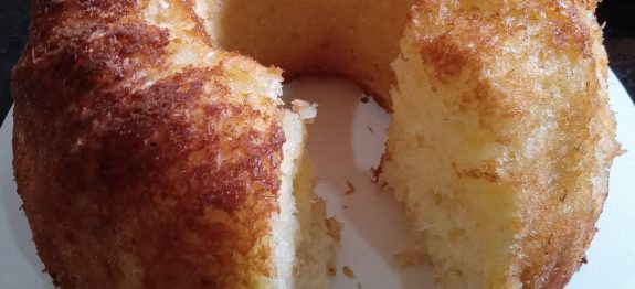 TEXTURA INCOMPARÁVEL!! O MELHOR BOLO DE AIPIM DO MUNDO!! FÁCIL,DELICIOSO E INCRÍVEL!