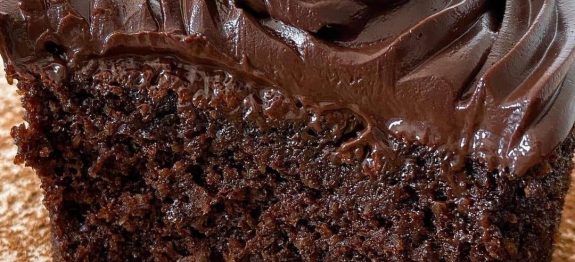 BOLO DE CHOCOLATE SEM FARINHA, super FOFINHO e MOLHADINHO! MELHOR RECEITA QUE JÁ FIZ!