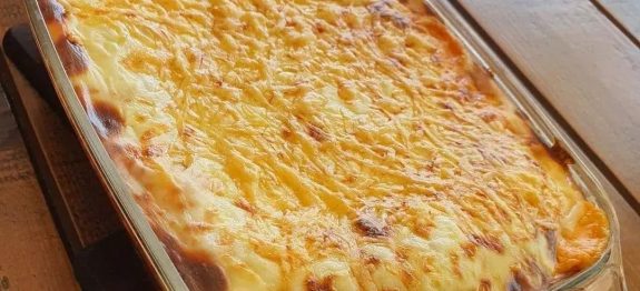 FIZ NO DOMINGO E A FAMÍLIA TODA ADOROU! LASANHA BOLONHESA FÁCIL E RÁPIDA!