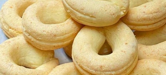 BISCOITO DE QUEIJO,SALGADO QUE DERRETE NA BOCA! MUITO FÁCIL E DELICIOSO!!!