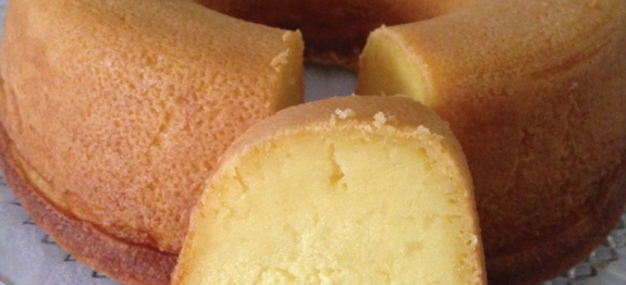 BOLO MOLENGO DO JORGE, É SÓ BATER TUDO NO LIQUIDIFICADOR E PRONTO! FICA DELICIOSO!