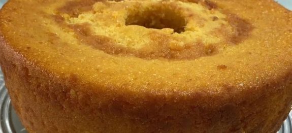 MAIS FÁCIL NÃO EXISTE! BOLO DE MILHO VERDE TRADICIONAL..FOFINHO E MOLHADINHO FEITO NO LIQUIDIFICADOR