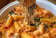 Macarrão com molho napolitano