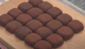 BLOQUINHOS DE NESCAU DE 2 INGREDIENTES, O DOCINHO PERFEITO PRA ESSE DOMINGO!
