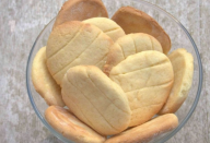 BOLACHINHAS ENCANTADAS DA DONA DORINHA, SÓ 5 MINUTOS PRA FAZER E DE TÃO DELICIOSAS DÁ VONTADE DE COMER TODO DIA!