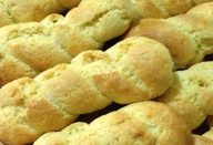 BOLINHO DA DONA ISABEL, MUITO FÁCIL E DELICIOSOOO, SÓ MISTURAR TUDO E ASSAR POR 5 MINUTOS!